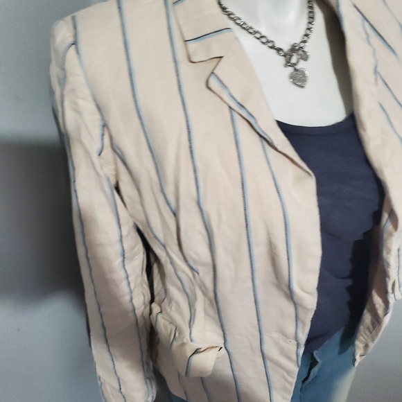 Ann Taylor Loft Lightweight Striped Blazer, size 12 - Picture 4 of 6